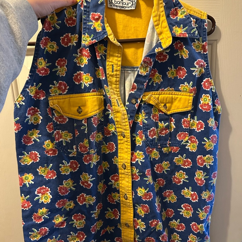 Vintage women’s Floral Shirt